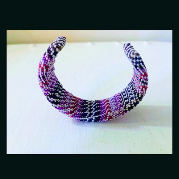 💜💗 Beautiful Purple Peyote Stitch Native Navajo Beaded Cuff Bracelet Jewelry - Picture 3 of 7
